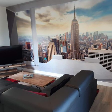 Appartement Renove Le New-York En Centre Ville - Terrasse Et Parking - Non Climatise La Roche-Chalais Εξωτερικό φωτογραφία