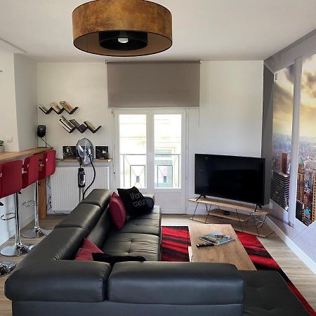 Appartement Renove Le New-York En Centre Ville - Terrasse Et Parking - Non Climatise La Roche-Chalais Εξωτερικό φωτογραφία