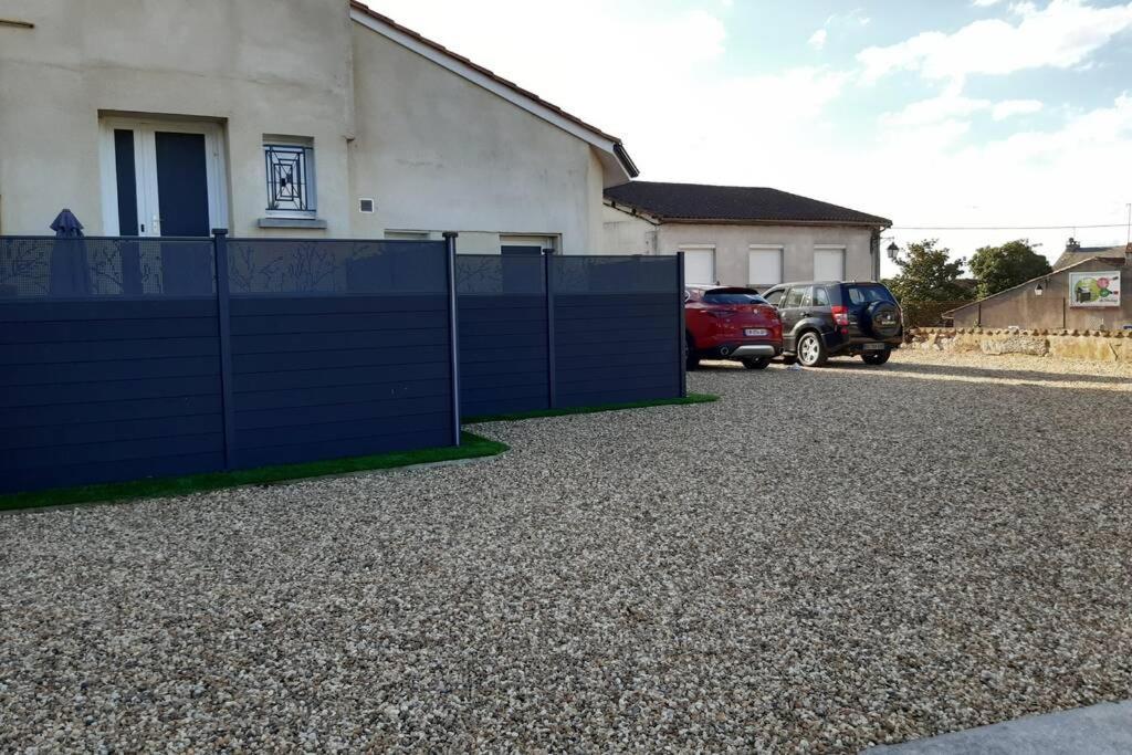 Appartement Renove Le New-York En Centre Ville - Terrasse Et Parking - Non Climatise La Roche-Chalais Εξωτερικό φωτογραφία