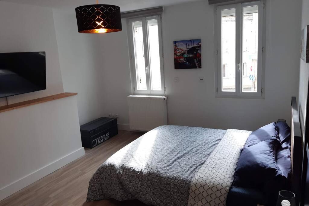 Appartement Renove Le New-York En Centre Ville - Terrasse Et Parking - Non Climatise La Roche-Chalais Εξωτερικό φωτογραφία